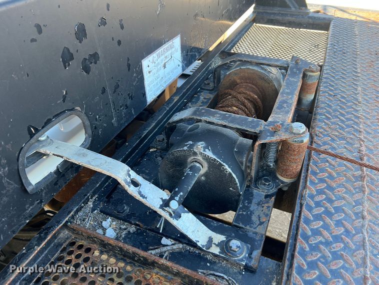 image for item MM9097 2001 Chevrolet C6500  rollback truck