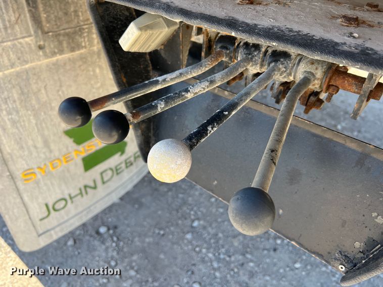 image for item MM9097 2001 Chevrolet C6500  rollback truck