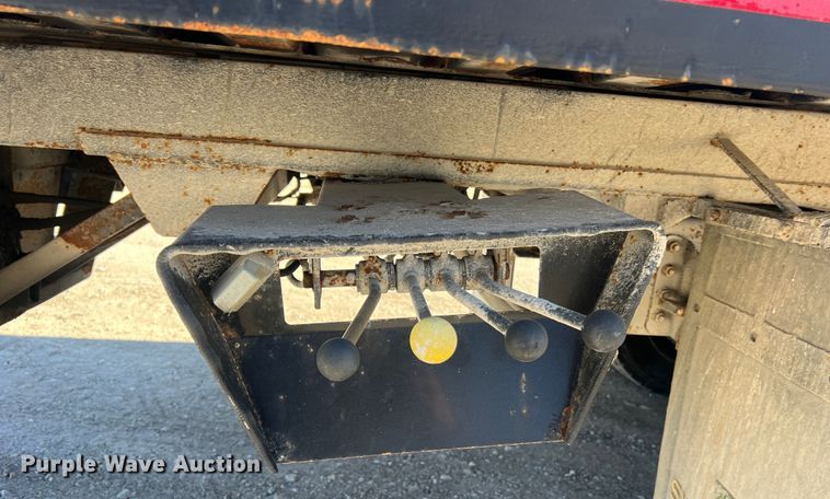 image for item MM9097 2001 Chevrolet C6500  rollback truck