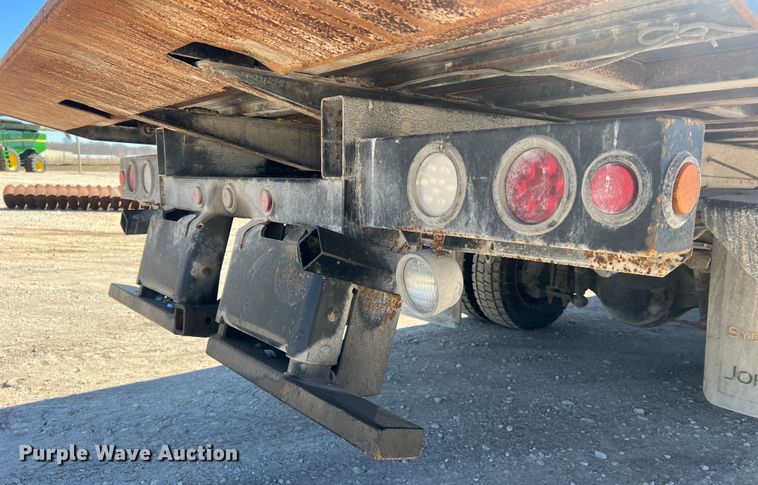 image for item MM9097 2001 Chevrolet C6500  rollback truck