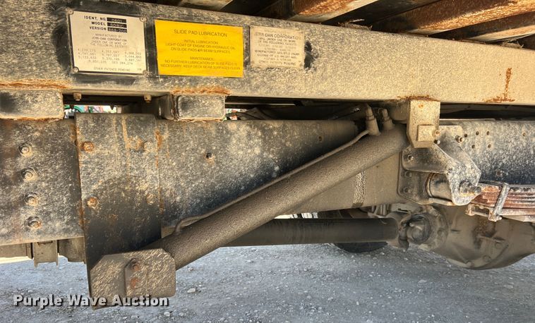 image for item MM9097 2001 Chevrolet C6500  rollback truck