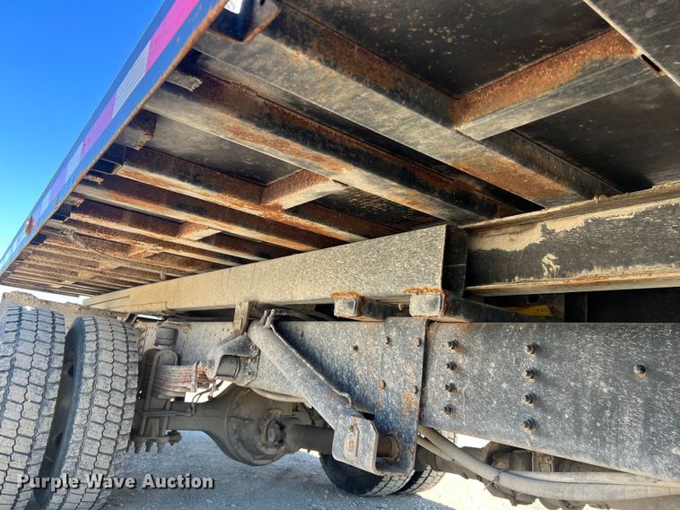 image for item MM9097 2001 Chevrolet C6500  rollback truck