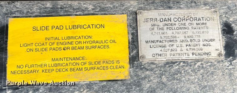 image for item MM9097 2001 Chevrolet C6500  rollback truck