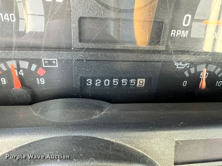 image for item MM9097 2001 Chevrolet C6500  rollback truck