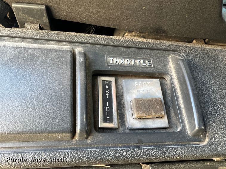 image for item MM9097 2001 Chevrolet C6500  rollback truck