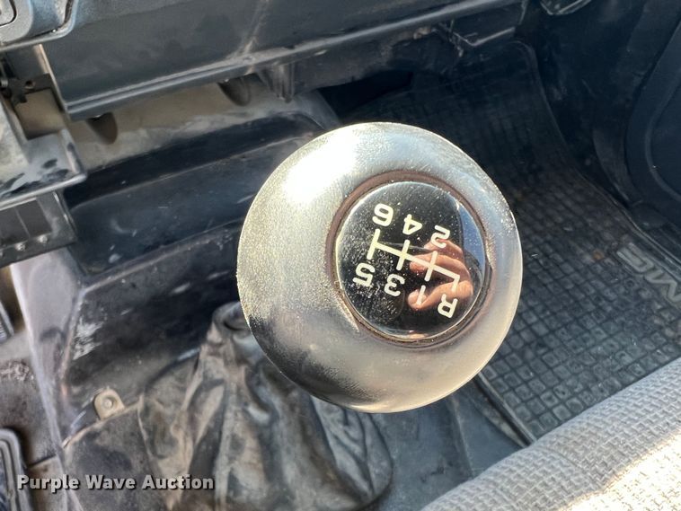 image for item MM9097 2001 Chevrolet C6500  rollback truck