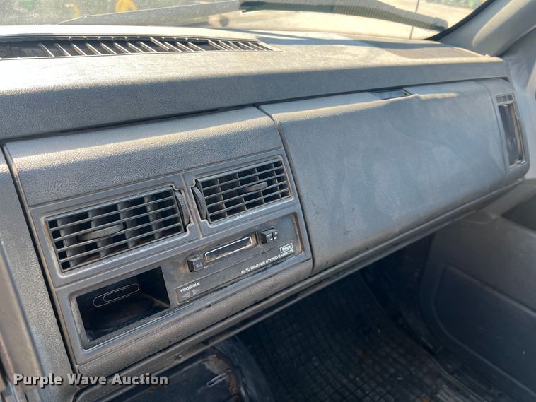 image for item MM9097 2001 Chevrolet C6500  rollback truck