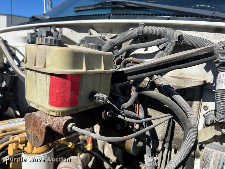 image for item MM9097 2001 Chevrolet C6500  rollback truck