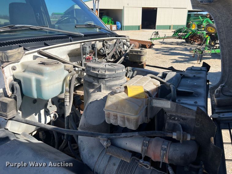 image for item MM9097 2001 Chevrolet C6500  rollback truck