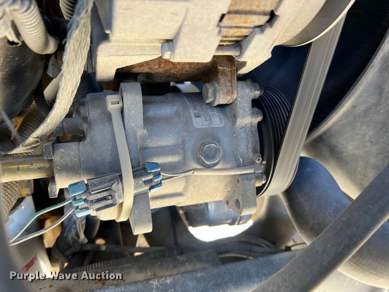 image for item MM9097 2001 Chevrolet C6500  rollback truck