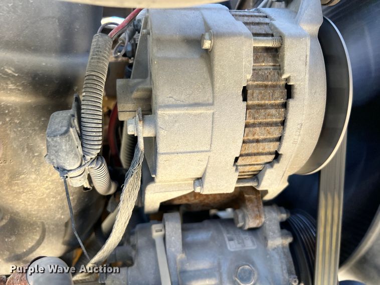 image for item MM9097 2001 Chevrolet C6500  rollback truck