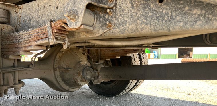 image for item MM9097 2001 Chevrolet C6500  rollback truck