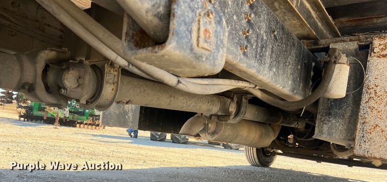 image for item MM9097 2001 Chevrolet C6500  rollback truck