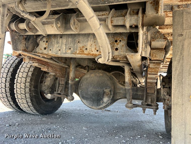 image for item MM9097 2001 Chevrolet C6500  rollback truck