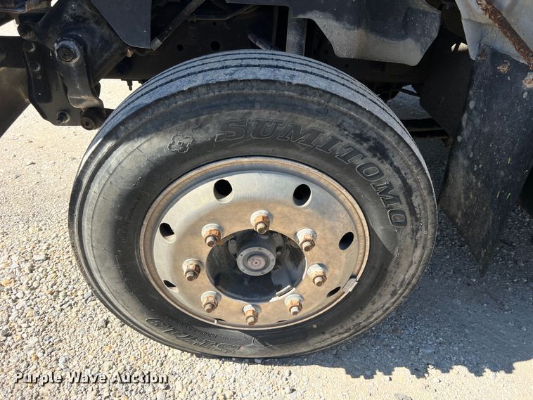 image for item MM9097 2001 Chevrolet C6500  rollback truck