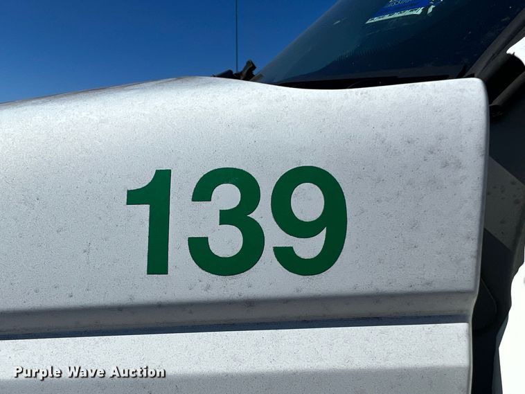 image for item MM9097 2001 Chevrolet C6500  rollback truck