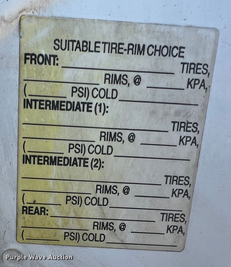 image for item MM9097 2001 Chevrolet C6500  rollback truck