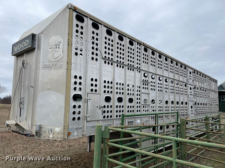 image for item MM9301 1995 Merritt  livestock trailer