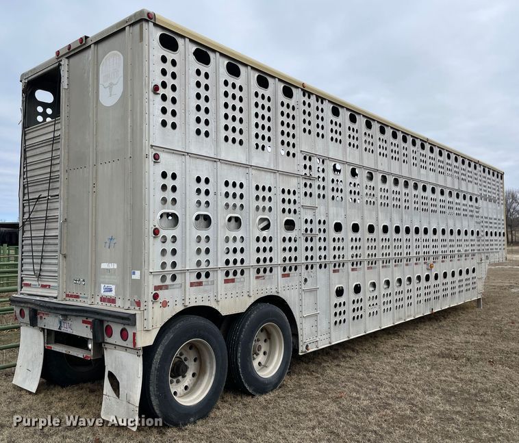 image for item MM9301 1995 Merritt  livestock trailer
