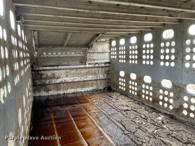 image for item MM9301 1995 Merritt  livestock trailer