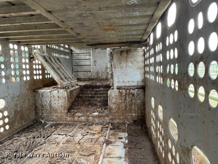 image for item MM9301 1995 Merritt  livestock trailer