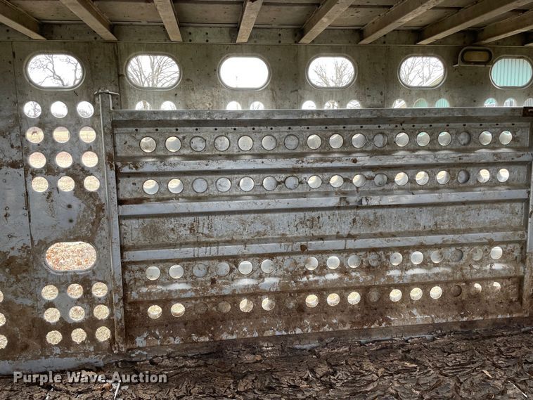 image for item MM9301 1995 Merritt  livestock trailer