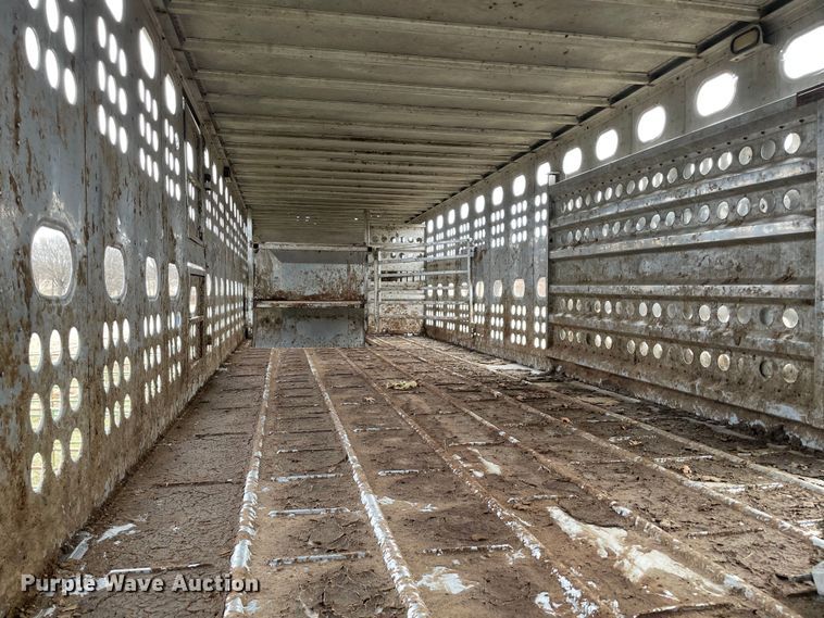 image for item MM9301 1995 Merritt  livestock trailer