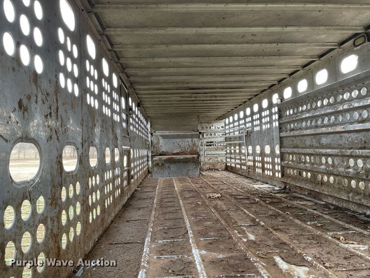 image for item MM9301 1995 Merritt  livestock trailer