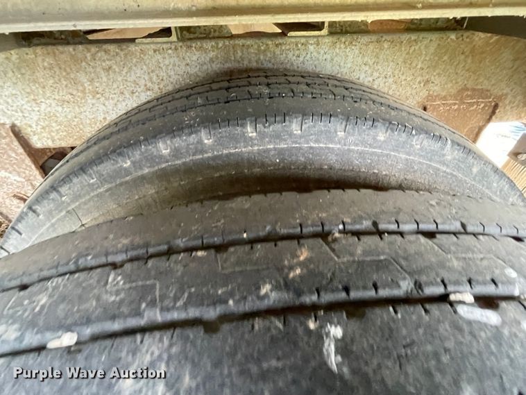 image for item MM9301 1995 Merritt  livestock trailer