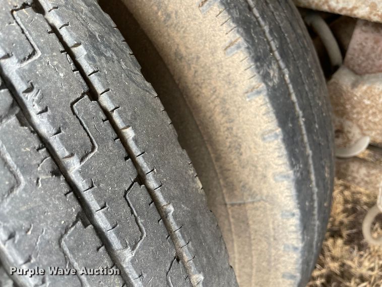 image for item MM9301 1995 Merritt  livestock trailer