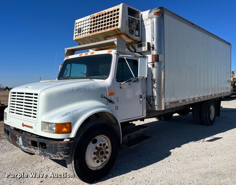 image for item MW9467 1990 International 4900  refrigerated truck