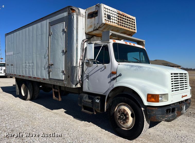 image for item MW9467 1990 International 4900  refrigerated truck