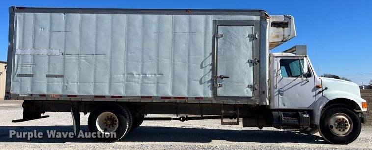 image for item MW9467 1990 International 4900  refrigerated truck