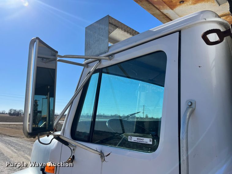 image for item MW9467 1990 International 4900  refrigerated truck