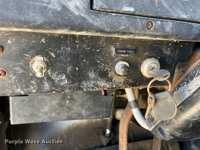 image for item MW9467 1990 International 4900  refrigerated truck