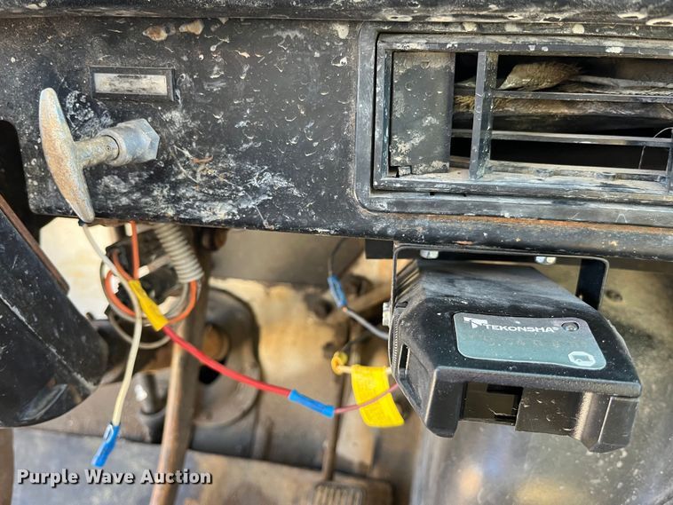 image for item MW9467 1990 International 4900  refrigerated truck