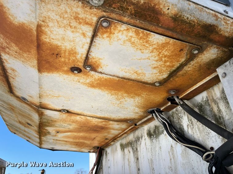 image for item MW9467 1990 International 4900  refrigerated truck