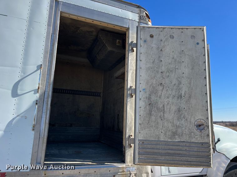 image for item MW9467 1990 International 4900  refrigerated truck