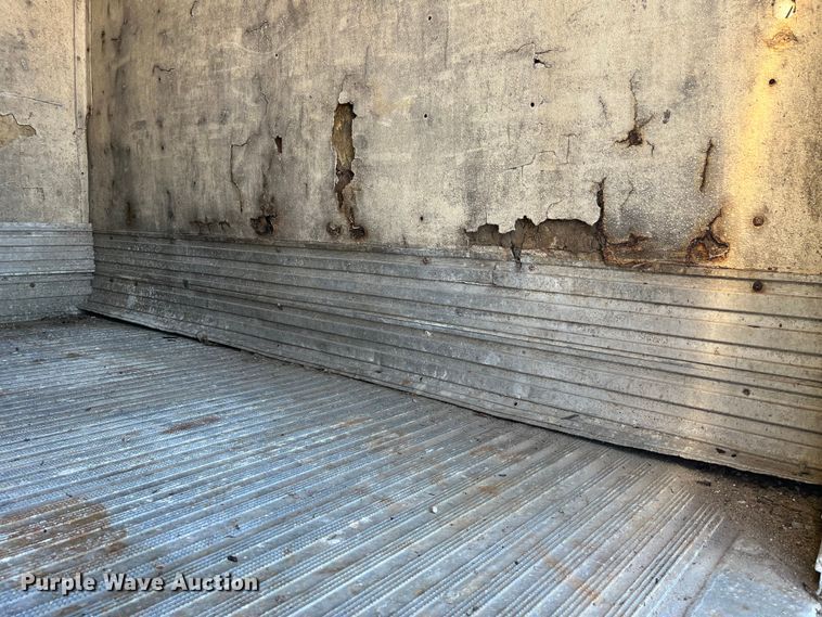 image for item MW9467 1990 International 4900  refrigerated truck