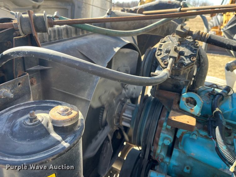 image for item MW9467 1990 International 4900  refrigerated truck