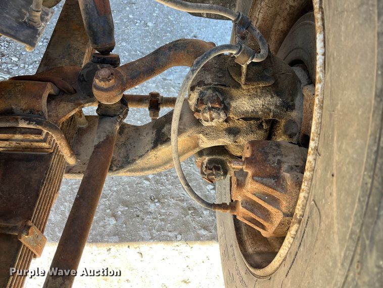 image for item MW9467 1990 International 4900  refrigerated truck