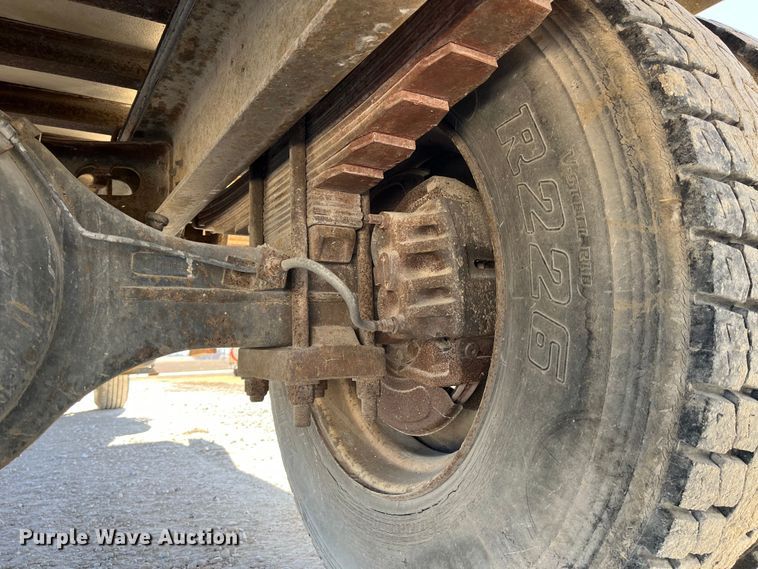 image for item MW9467 1990 International 4900  refrigerated truck