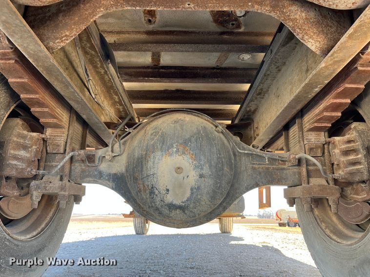 image for item MW9467 1990 International 4900  refrigerated truck