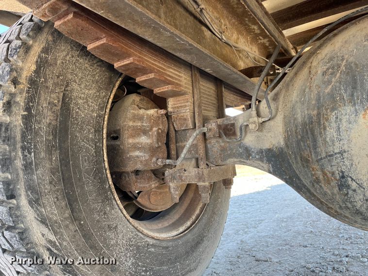 image for item MW9467 1990 International 4900  refrigerated truck