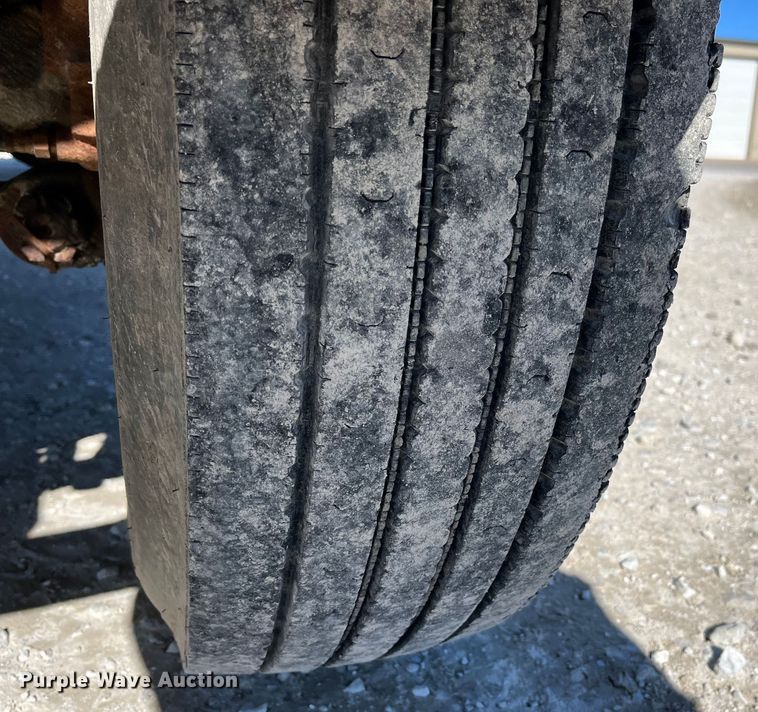 image for item MW9467 1990 International 4900  refrigerated truck