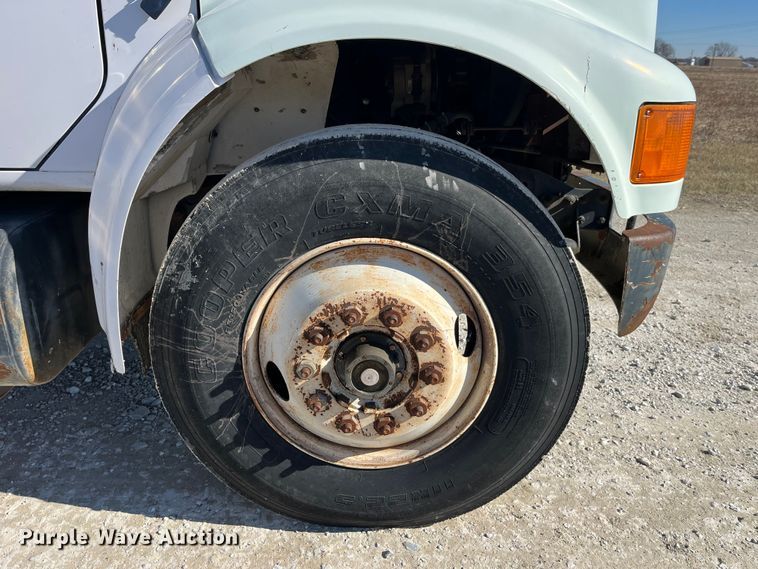 image for item MW9467 1990 International 4900  refrigerated truck