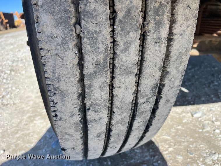 image for item MW9467 1990 International 4900  refrigerated truck