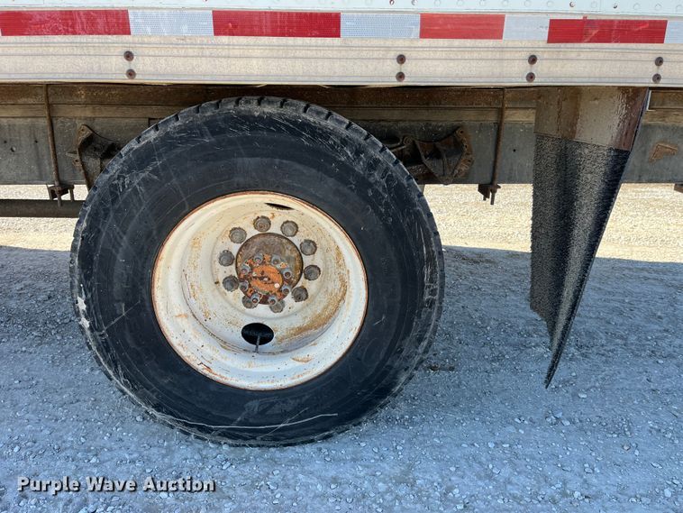 image for item MW9467 1990 International 4900  refrigerated truck