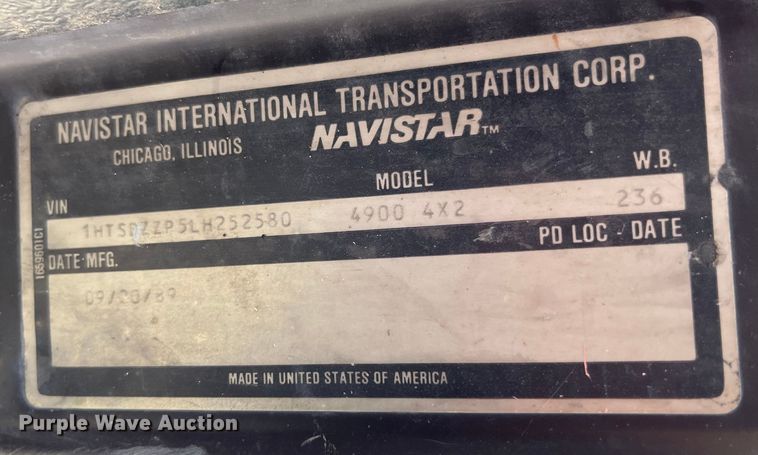 image for item MW9467 1990 International 4900  refrigerated truck