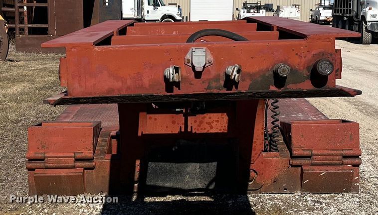 image for item MW9468 1993 Trail King TK100HDG-483  lowboy equipment trailer